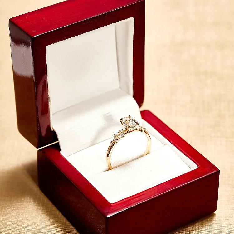 Moderner Verlobungsring aus 18-karätigem Gold oder Platin mit ovalem Mittelstein (GIA-zertifiziert, 0,50 ct oder 0,70 ct) – Modell i3122