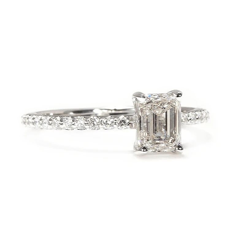 Anello di fidanzamento in oro bianco 18 carati con smeraldo sintetico e diamante certificato IGI - modello i4111