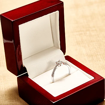 14k White Gold Side-Stone Engagement Ring with IGI Certified Lab Grown Colorless Diamond - model i588