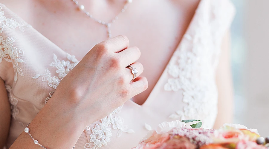 Gioielli da sposa: dì SI avvolto nello scintillio dei diamanti di Valmand