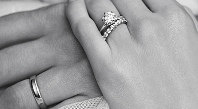 ¿Por qué proponerle matrimonio a tu novia con un anillo Tiffany de Valmand?