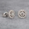 Ohrringe um 1857 in Gold oder Platin mit Diamanten