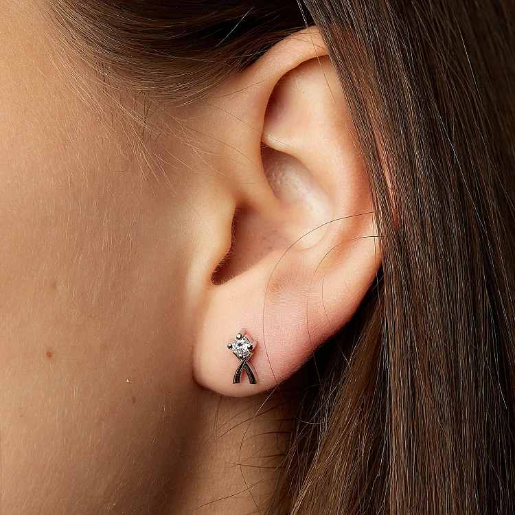 Kleine Ohrstecker aus 14-karätigem Gelbgold mit Diamanten - Modell C2767