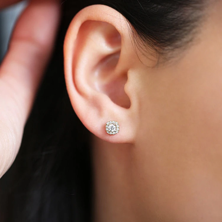 Pendientes de oro con halo y diamantes - modelo c3130