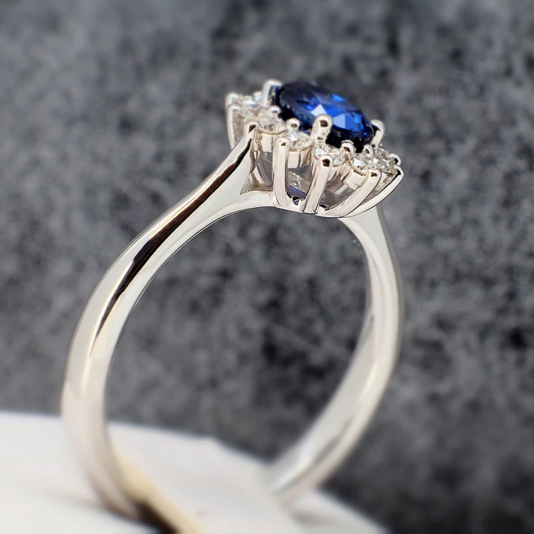 Anello di fidanzamento Kate Middleton i055SfDi in oro con zaffiri e diamanti