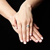 Anillo de compromiso de oro con esmeralda y diamantes - modelo i055