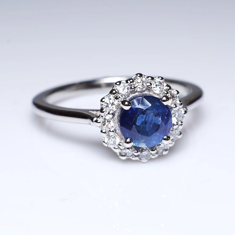 Anillo de compromiso de oro con zafiro y diamantes - modelo i71606