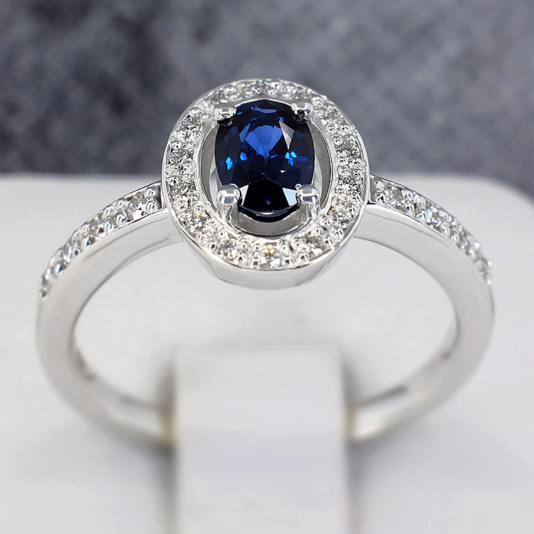 Anillo de compromiso de oro con zafiro y diamantes - modelo i348