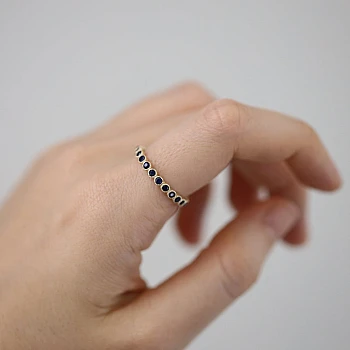 Gold or Platinum Gift Ring with Sapphires - model i2003