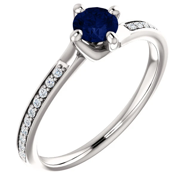 Anillo de oro con zafiro y diamantes - modelo 122358