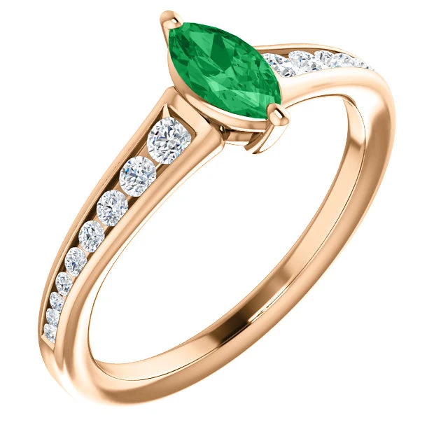 Gold Ring with Marquise Emerald and Diamonds 122866SmMDi