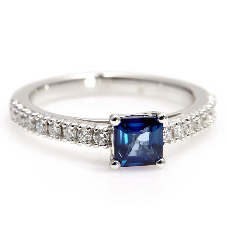 Bague de fiançailles en or avec saphir Asscher et diamants - modèle i645
