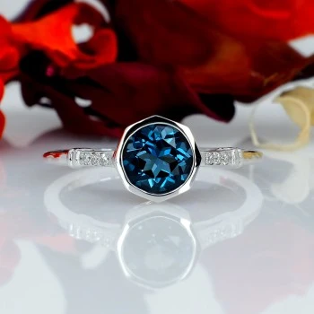 Vintage i1394TpDi Gold- oder Platinring mit Topas und Diamanten