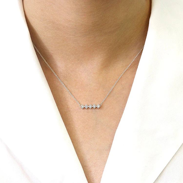 Hanger in goud of platina met 5 natuurlijke diamanten pan562