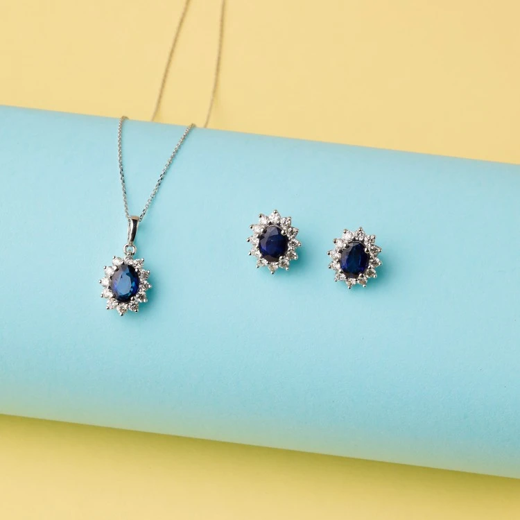 Set Completo Orecchini Anello e Pendente Kate Middleton in Oro con Zaffiri e Diamanti Naturali set055SfDi