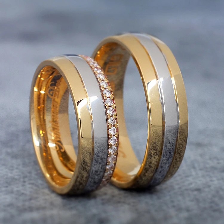 Eheringe v0181 in zwei Farben aus Gold oder Platin mit Diamanten