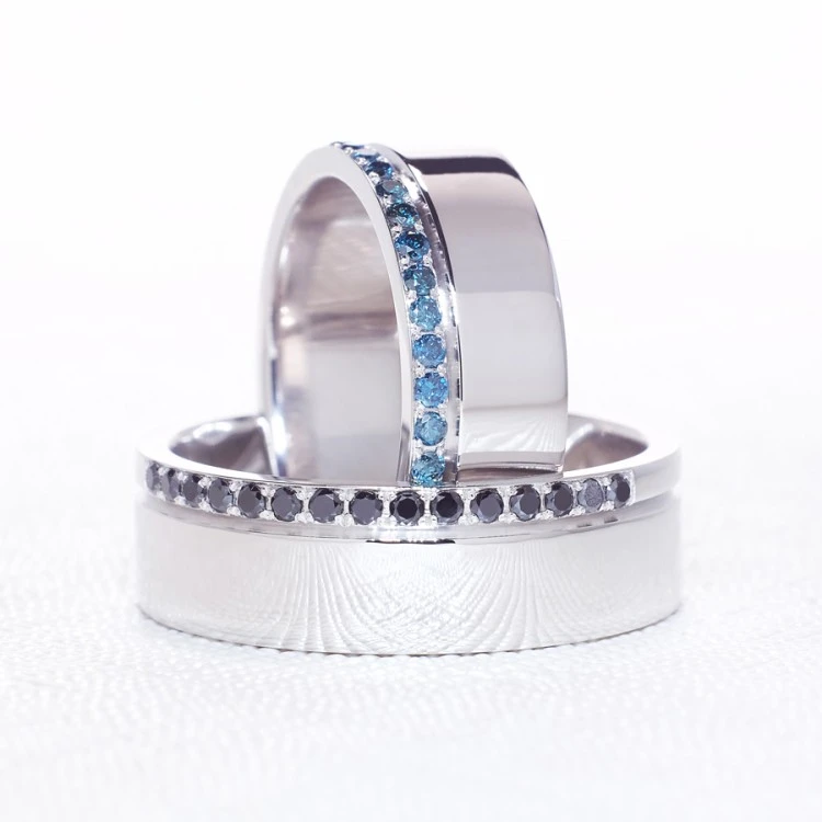 Wedding rings v038 in Gold or Platinum with Blue and Black Diamonds