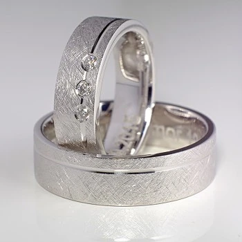 Fedi nuziali in oro o platino con diamanti v088