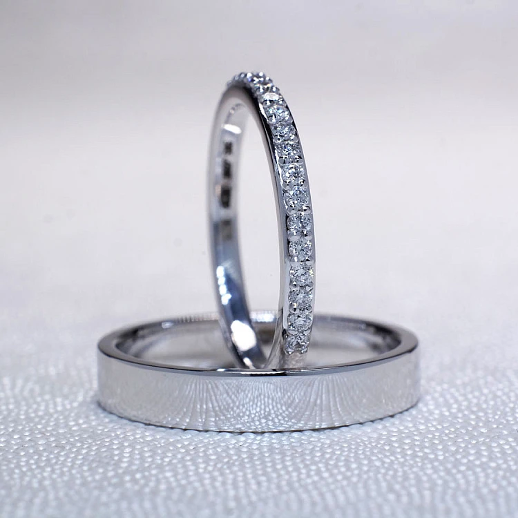 Eheringe v110 in Gold oder Platin mit Diamanten