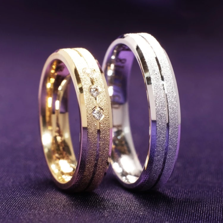 Eheringe v1173 in Gold oder Platin mit Diamanten