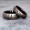 Anillos de boda de tungsteno con tratamiento PVD y grabado láser con diseño veneciano - modelo v126