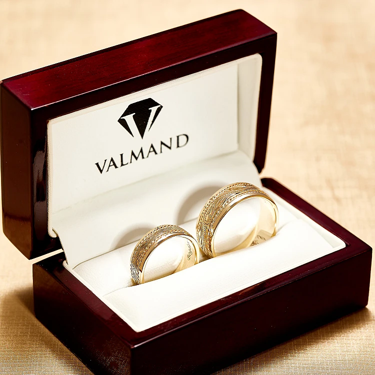 Anillos de boda de oro o platino con doble hilo y grabado láser - modelo v1294