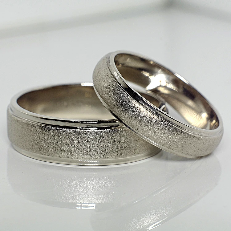 Eheringe v132 in Gold oder Platin