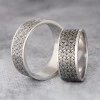 Trouwringen v142 in goud of platina met Flower of Life-patroon