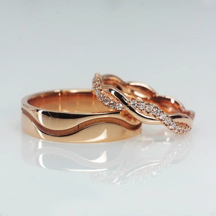 Eheringe v1552 in Gold oder Platin mit Diamanten