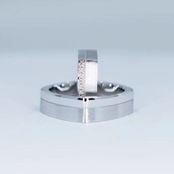 Square Wedding Rings in 18k Gold or Platinum with Diamonds - model v189