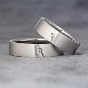 18k Gold or Platinum Wedding Rings with Square Diamonds - model v193