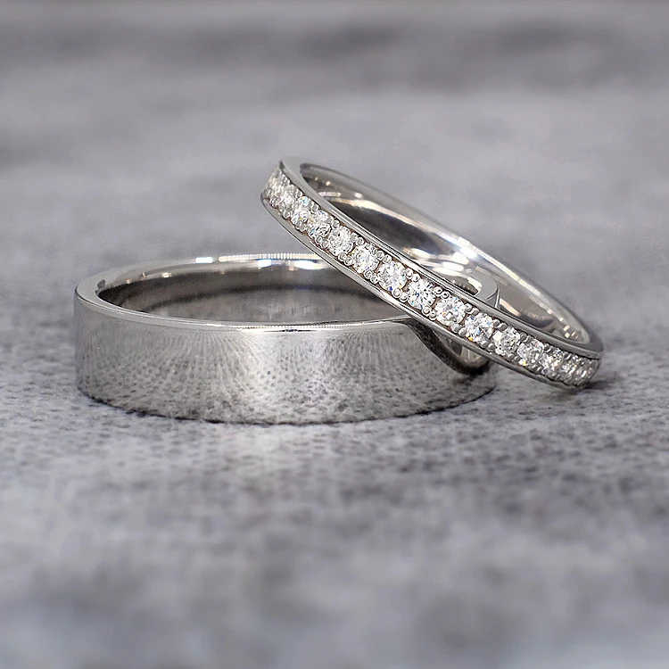 Wedding rings v230 in Gold or Platinum with Diamonds