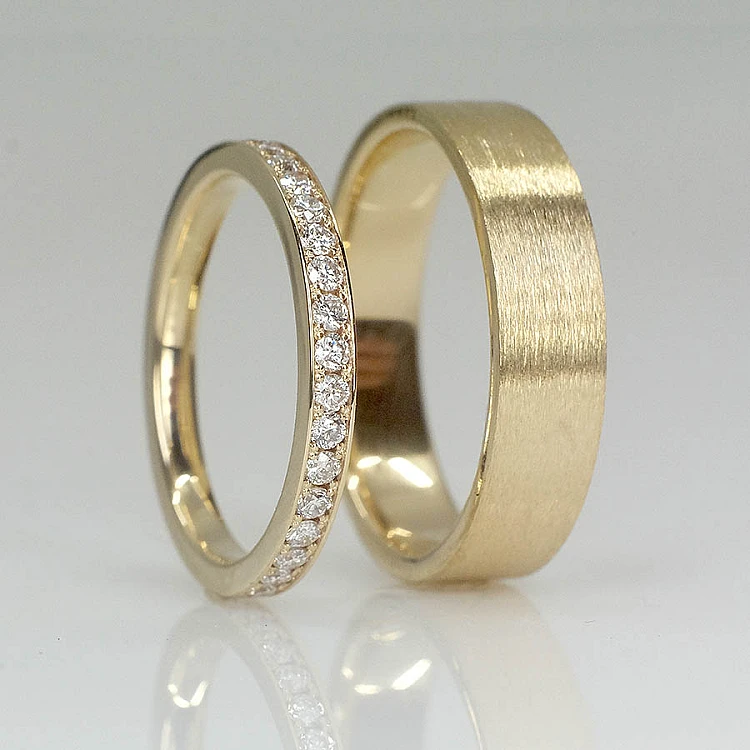 Wedding rings v230 in Gold or Platinum with Diamonds