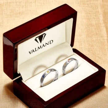 FreeForm gouden of platina trouwringen met gekleurde saffieren - model v4526