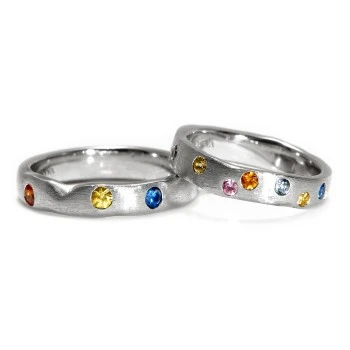 FreeForm gouden of platina trouwringen met gekleurde saffieren - model v4526