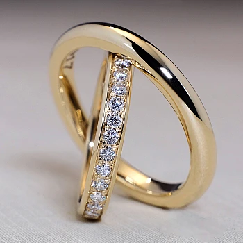 18k Gold Wedding Rings with Diamonds - model v860