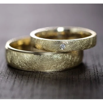 Anillos de boda de oro con diamantes - modelo v911